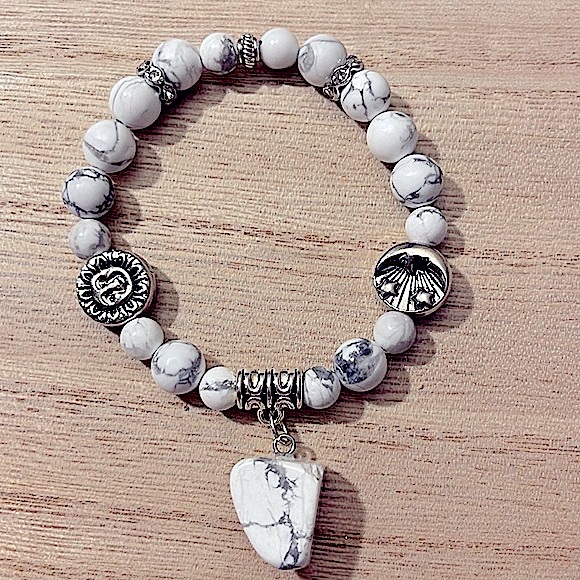 Hand Crafted Jewelry - White Howlite Bracelet, Free form Howlite Pendant, Reversible Sun/Moon 🤍🩶🖤